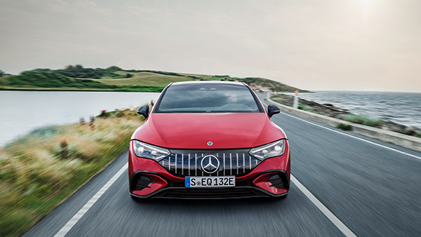 Mercedes-Benz की कारें अब और हो जाएंगी मंहगी, कंपनी अगले माह से बढाएंगी कीमतें