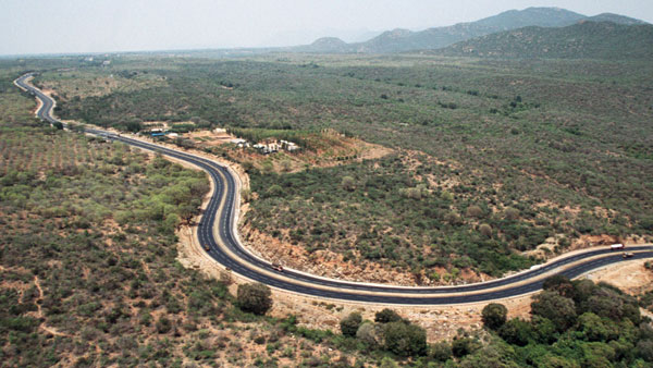 सड़क निर्माण में सरकार तोड़ेगी अपना पिछला रिकाॅर्ड, हर दिन बनाई जाएंगी 50 किमी नेशनल हाईवे सड़क निर्माण में सरकार तोड़ेगी अपना पिछला रिकाॅर्ड, हर दिन बनाई जाएंगी 50 किमी नेशनल हाईवे