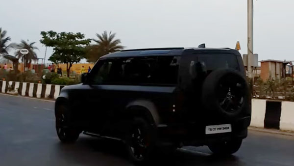 Land Rover Defender 110 की सवारी करते दिखे अभिनेता Prakash Raj, नए शेड में कराया है रैप