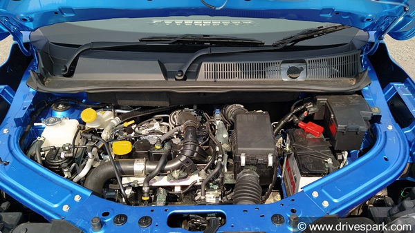 Renault Kiger RXE इंजन विकल्प 
