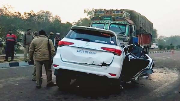 कारों में इस जरूरी फीचर की कमी से 13,000 लोगों की गंवा दी जान: नितिन गडकरी