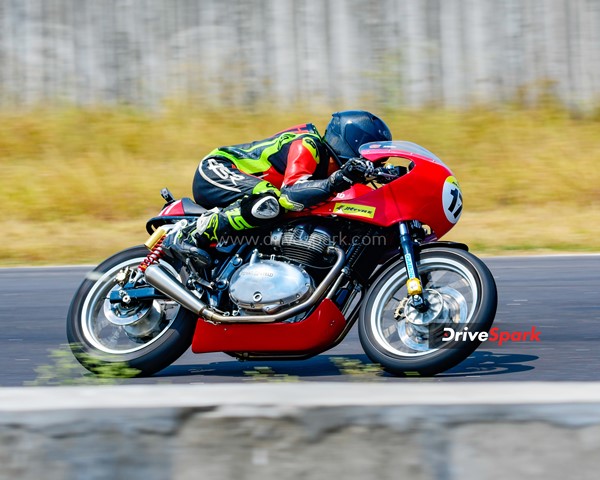 Royal Enfield Continental GT-R650 और GT Cup: Royal Enfield रेट्रो रेसिंग एक बार फिर आई वापस