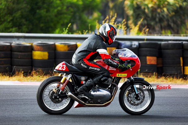 Royal Enfield Continental GT-R650 और GT Cup: Royal Enfield रेट्रो रेसिंग एक बार फिर आई वापस