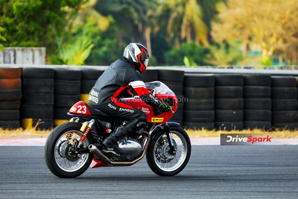 Royal Enfield Continental GT-R650 और GT Cup: Royal Enfield रेट्रो रेसिंग एक बार फिर आई वापस