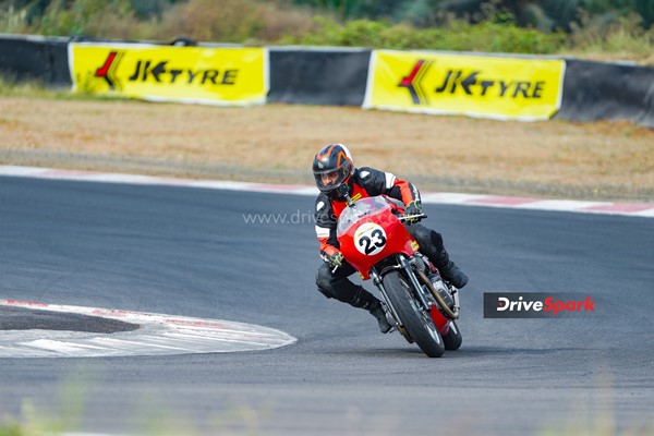 Royal Enfield Continental GT-R650 और GT Cup: Royal Enfield रेट्रो रेसिंग एक बार फिर आई वापस