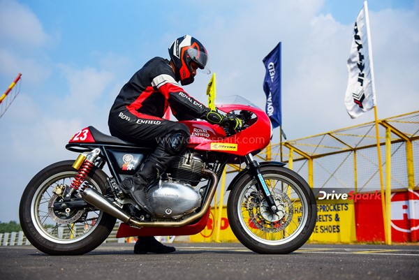 Royal Enfield Continental GT-R650 और GT Cup: Royal Enfield रेट्रो रेसिंग एक बार फिर आई वापस