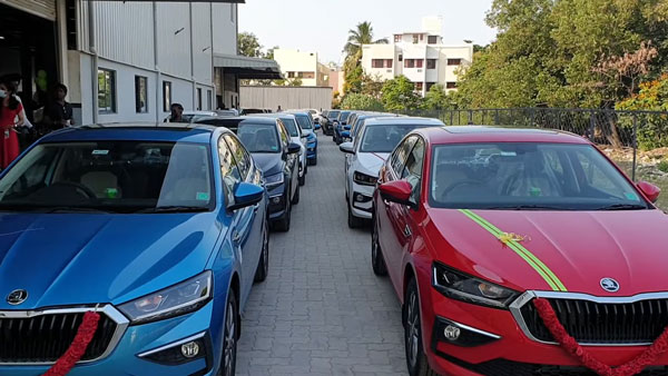 Skoda के इस डीलरशिप ने एक दिन में डिलीवर की 50 यूनिट Slavia, देखें तस्वीरें