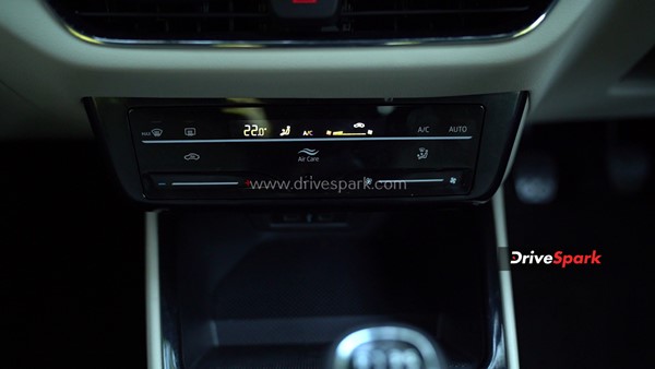 Skoda Slavia 1.5 Review: स्कोडा स्लाविया रिव्यू डिजाईन, फीचर्स, इंजन, परफोर्मेंस, सेफ्टी जानकारी