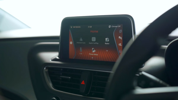 Tata Altroz ऑटोमेटिक वैरिएंट भारत में हुई लॉन्च, आज से बुकिंग हुई शुरू