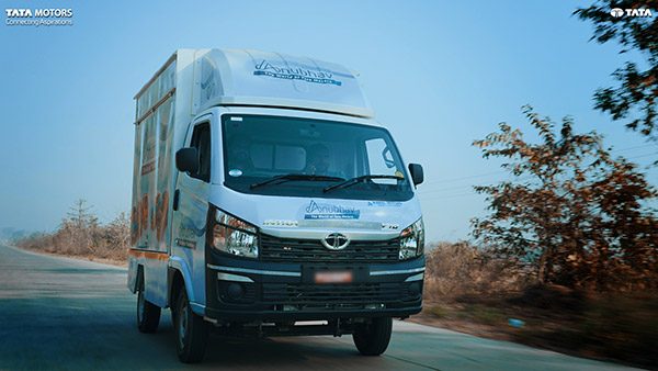 Tata Motors ने लॉन्च किया ‘अनुभव - शोरूम ऑन व्हील्स’, ग्रामीण इलाकों तक बढ़ेगी पहुंच