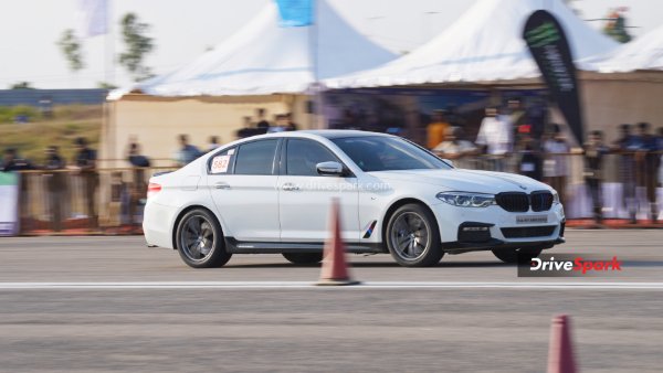 Servo xP95 प्रस्तुत व्रूम ड्रैग मीट 2022: हेमंत मुदप्पा का रहा दबदबा, हर्मोनिक्स ट्यून्ड केयन ने दिखाया एसयूवी का दम Servo xP95 प्रस्तुत व्रूम ड्रैग मीट 2022: हेमंत मुदप्पा का रहा दबदबा, हर्मोनिक्स ट्यून्ड केयन ने दिखाया एसयूवी का दम