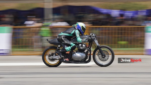 Servo xP95 प्रस्तुत व्रूम ड्रैग मीट 2022: हेमंत मुदप्पा का रहा दबदबा, हर्मोनिक्स ट्यून्ड केयन ने दिखाया एसयूवी का दम Servo xP95 प्रस्तुत व्रूम ड्रैग मीट 2022: हेमंत मुदप्पा का रहा दबदबा, हर्मोनिक्स ट्यून्ड केयन ने दिखाया एसयूवी का दम