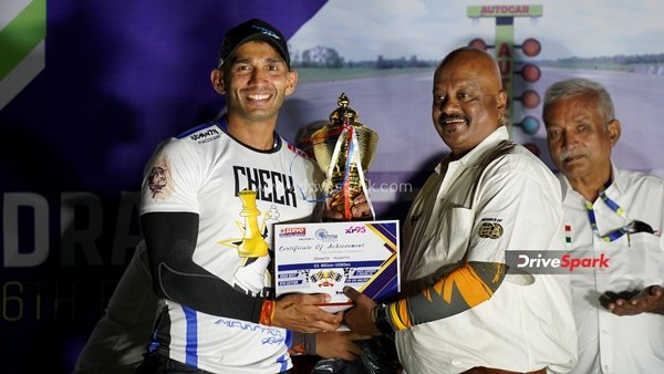 Servo xP95 प्रस्तुत व्रूम ड्रैग मीट 2022: हेमंत मुदप्पा का रहा दबदबा, हर्मोनिक्स ट्यून्ड केयन ने दिखाया एसयूवी का दम Servo xP95 प्रस्तुत व्रूम ड्रैग मीट 2022: हेमंत मुदप्पा का रहा दबदबा, हर्मोनिक्स ट्यून्ड केयन ने दिखाया एसयूवी का दम