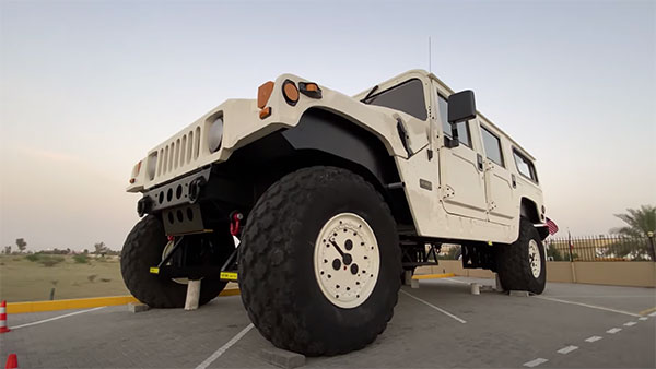 ये है दुनिया की सबसे बड़ी Hummer एसयूवी, जिसकी लंबाई है एक बस से भी ज्यादा, देखें वीडियो