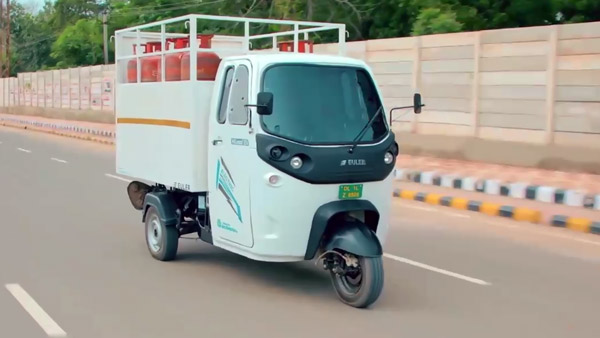 मैजेंटा ईवी प्रमुख शहरों में उतारेगी 1000 ई-कार्गो तिपहिया वाहन, ऑयलर मोटर्स से मिलाया हाथ मैजेंटा ईवी प्रमुख शहरों में उतारेगी 1000 ई-कार्गो तिपहिया वाहन, ऑयलर मोटर्स से मिलाया हाथ