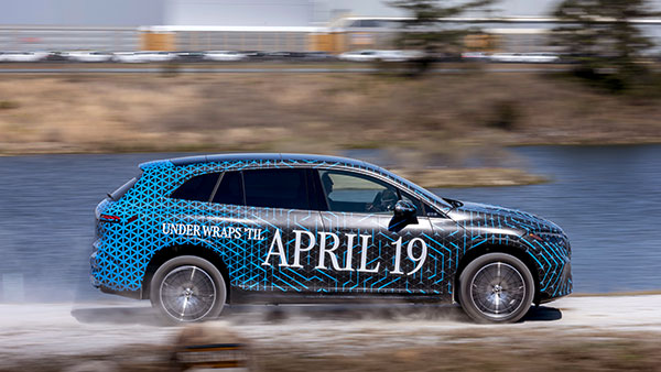 Mercedes Benz EQS SUV का टीजर कंपनी ने किया जारी, 19 अप्रैल को होने वाला है खुलासा