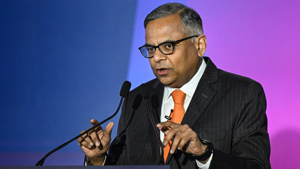 Tata Motors भारत में ही बनाएगी सेमीकंडक्टर्स चिप्स, EVs की बैटरी का भी करेगी उत्पादन