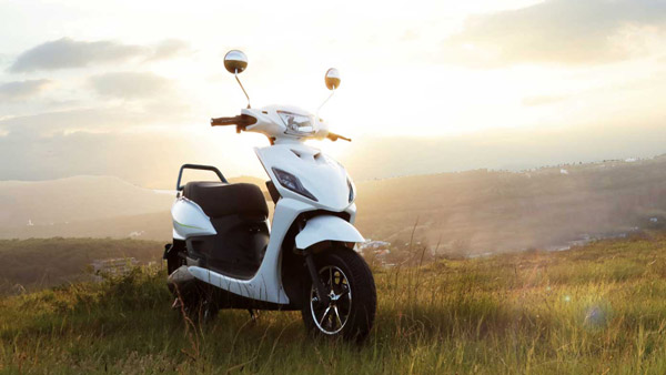 आखिर किस वजह से लग रही है Electric Scooters में आग? जानें उपयोग के लिए कितनी हैं सुरक्षित