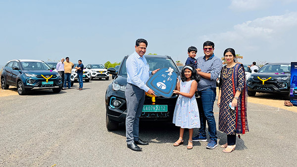 Tata Motors ने एक दिन में डिलीवर की 712 इलेक्ट्रिक वाहन, त्याहारों का हुआ लाभ
