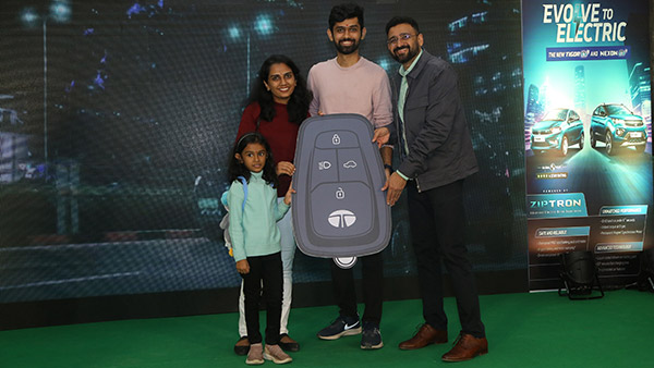 Tata Motors ने एक दिन में डिलीवर की 712 इलेक्ट्रिक वाहन, त्याहारों का हुआ लाभ