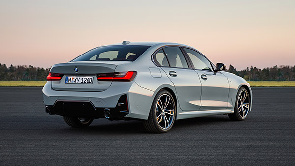 2023 BMW 3 Series फेसलिफ्ट सेडान का खुलासा, कंपनी ने इंटीरियर में किए हैं ढेर सारे बदलाव