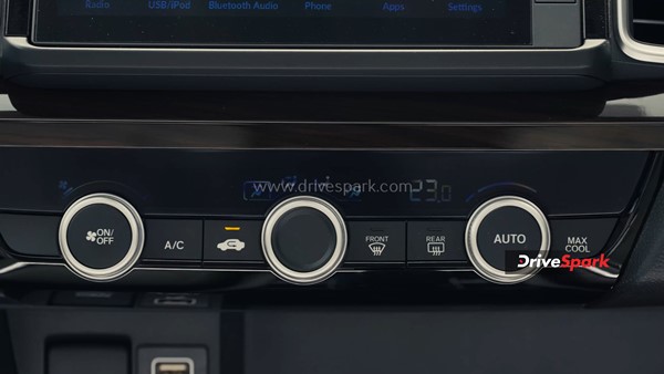 होंडा सिटी ई:एचईवी रिव्यू: क्या नई हाइब्रिड तकनीक से बेहतर हुई?