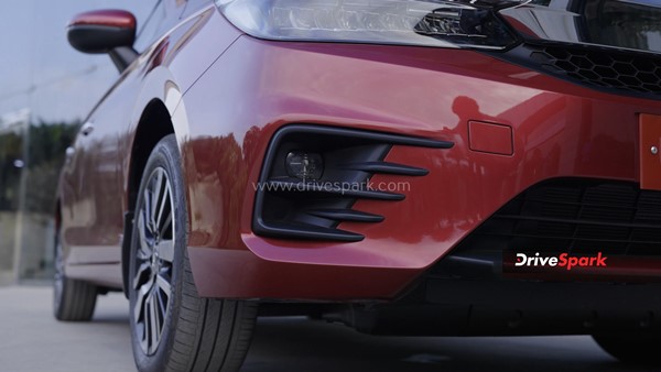 होंडा सिटी ई:एचईवी रिव्यू: क्या नई हाइब्रिड तकनीक से बेहतर हुई?