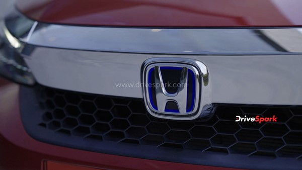 होंडा सिटी ई:एचईवी रिव्यू: क्या नई हाइब्रिड तकनीक से बेहतर हुई?