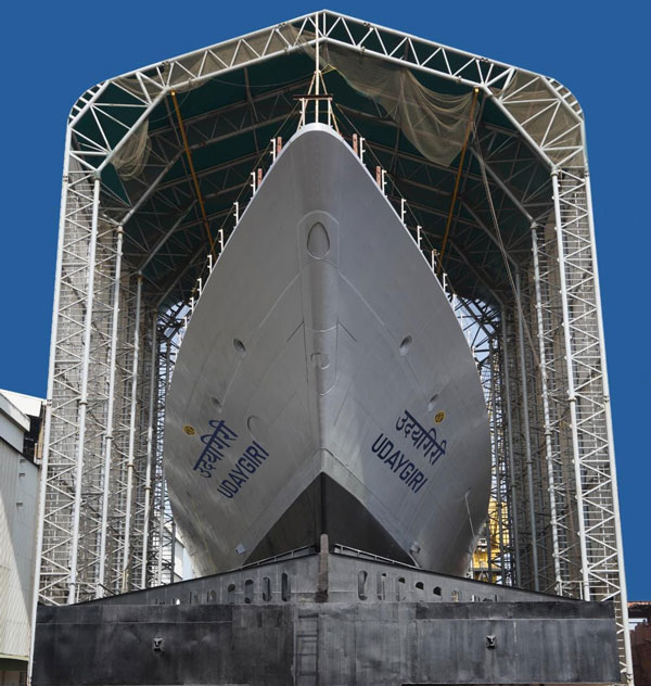 भारतीय नौसेना की शान बढ़ाने वाले हैं ये दो विध्वंसक पोत, जानें INS Surat और INS Udaygiri के बारे में भारतीय नौसेना की शान बढ़ाने वाले हैं ये दो विध्वंसक पोत, जानें INS Surat और INS Udaygiri के बारे में