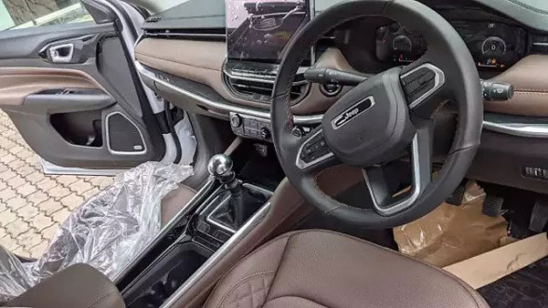 Jeep Meridian शुरू हो गई डीलरशिप पर पहुंचना, कल होने वाली है भारत में लॉन्च, जानें फीचर्स