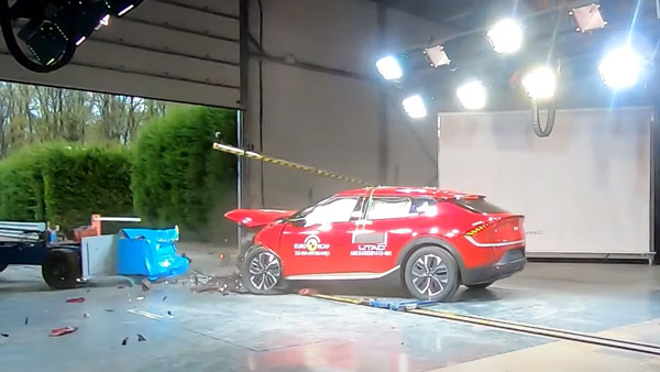 Kia EV6 ने तो कर दिया कमाल! भारत में लॉन्च होने से पहले ही क्रैश टेस्ट में हासिल की शानदार रेटिंग