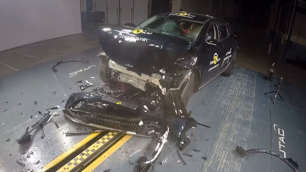 Kia EV6 ने तो कर दिया कमाल! भारत में लॉन्च होने से पहले ही क्रैश टेस्ट में हासिल की शानदार रेटिंग