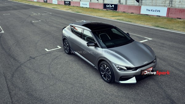 Kia EV6 Review: क्या भारत में धमाका कर पाएगी Kia की पहली इलेक्ट्रिक कार? पढ़ें रिव्यू
