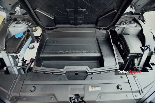 Kia EV6 Review: क्या भारत में धमाका कर पाएगी Kia की पहली इलेक्ट्रिक कार? पढ़ें रिव्यू