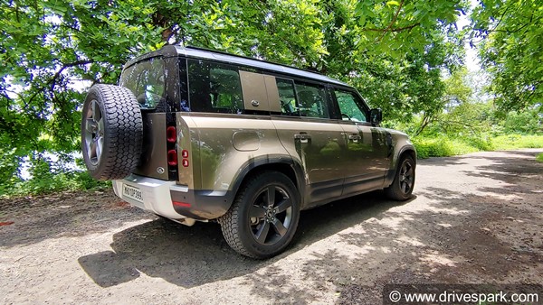 लैंड रोवर ला रही है ये धांसू एसयूवी, टीजर में दिखी झलक