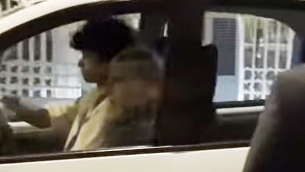 टाटा नैनो के इलेक्ट्रिक माॅडल में सफर करते दिखे रतन टाटा, लोगों ने की सरल व्यक्तित्व की जमकर तारीफ