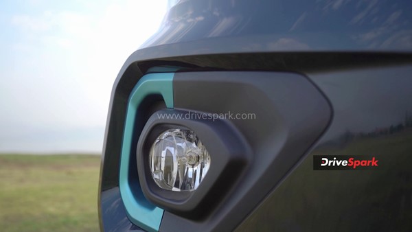 Tata Nexon EV Max Review: क्या बड़ी बैटरी और बढ़ी हुई रेंज के साथ बेहतर हुई यह कार? पढ़ें रिव्यू