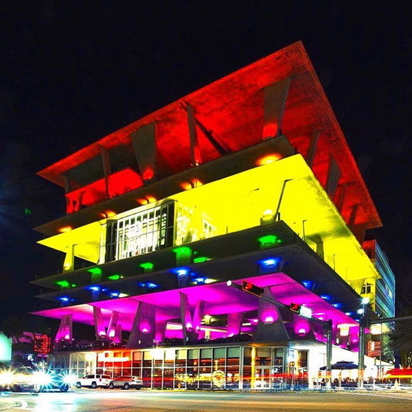 ये हैं दुनिया के सबसे अनोखे और अजीबोगरीब कार पार्किंग गैरेज