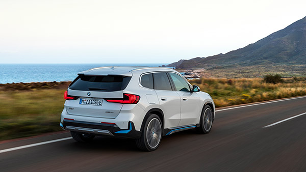 धाकड़ रेंज के साथ आ रही है BMW की एक और इलेक्ट्रिक कार, कई एडवांस फीचर्स से होगी लैस