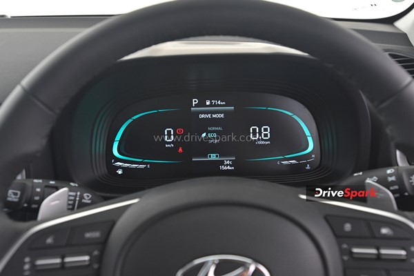 नई 2022 Hyundai Venue कितनी हुई है नई - कितनी है वही? जानें हमारे इस रिव्यू में