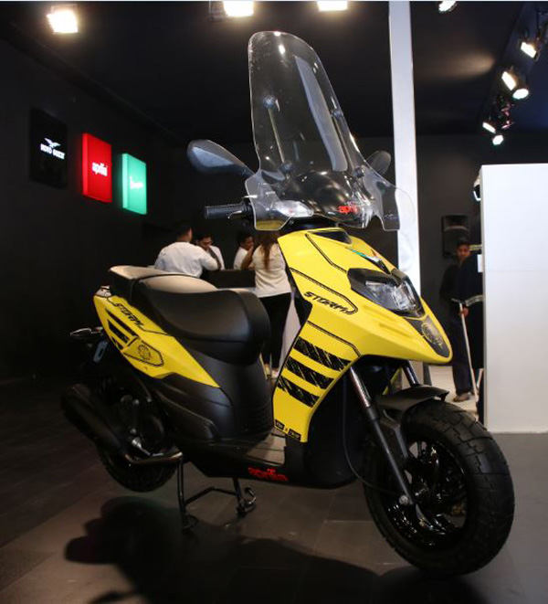 Aprilia Storm 125 डिस्क ब्रेक वेरिएंट की बिक्री हुई बंद, अब सिर्फ ड्रम ब्रेक में होगी उपलब्ध