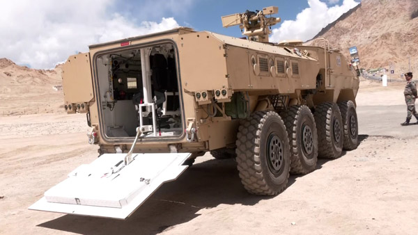 भारतीय सेना को सौंपे गए मेड-इन-इंडिया काॅम्बैट वाहन, लद्दाख में बढ़ेगी सेना की क्षमता