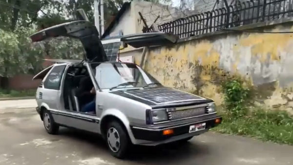 जम्मू-कश्मीर के इस टीचर ने बनाई सोलर पावर्ड इलेक्ट्रिक कार, सोशल मीडिया पर वायरल हुई तस्वीरें