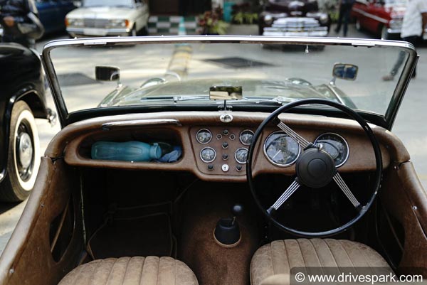 पर्यावरण के लिए Classic Cars से ज्यादा खतरनाक हैं Electric Cars, इस रिपोर्ट में हैरान करने वाला दावा