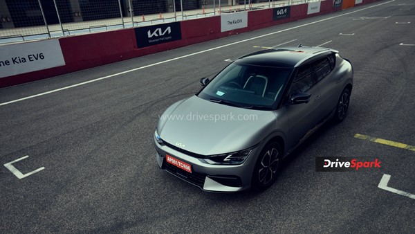 जानते हैं! Kia EV6 के बेस वेरिएंट में ही हैं सारे बेहतरीन फीचर्स, जानें क्या है कीमत और रेंज