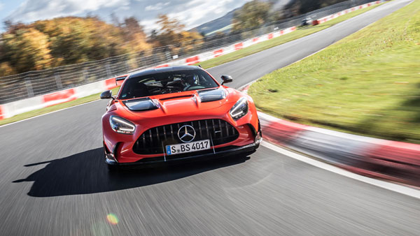 नई Mercedes-AMG GT ब्लैक सीरीज हुई लाॅन्च, कीमत 5.50 करोड़ रुपये से शुरू