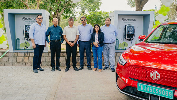 MG Motor ने जयपुर में लगाया पहला कम्यूनिटी ईवी चार्जर, 1,000 चार्जर लगाने की है योजना