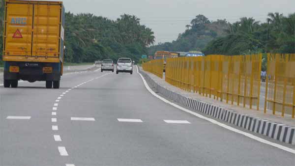 एनएचएआई सबसे तेज रफ्तार से बनाएगी 75 km की सड़क, गिनीज बुक में दर्ज होगा रिकाॅर्ड