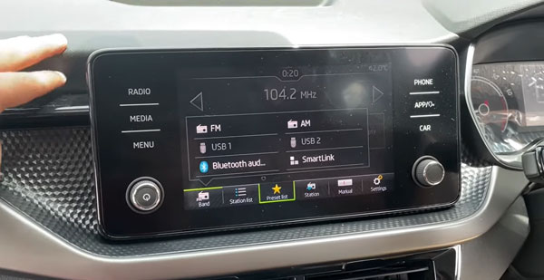 Skoda Kushaq और Slavia में मिला 8-इंच का टचस्क्रीन सिस्टम, देखें क्या मिल रहें हैं फीचर्स