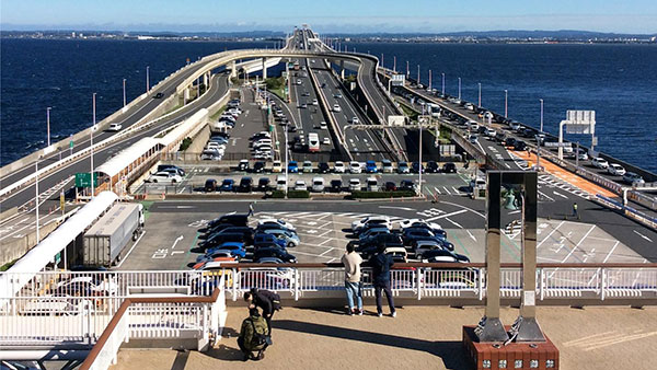 ये हैं दुनिया के सबसे अनोखे और अजीबोगरीब कार पार्किंग गैरेज